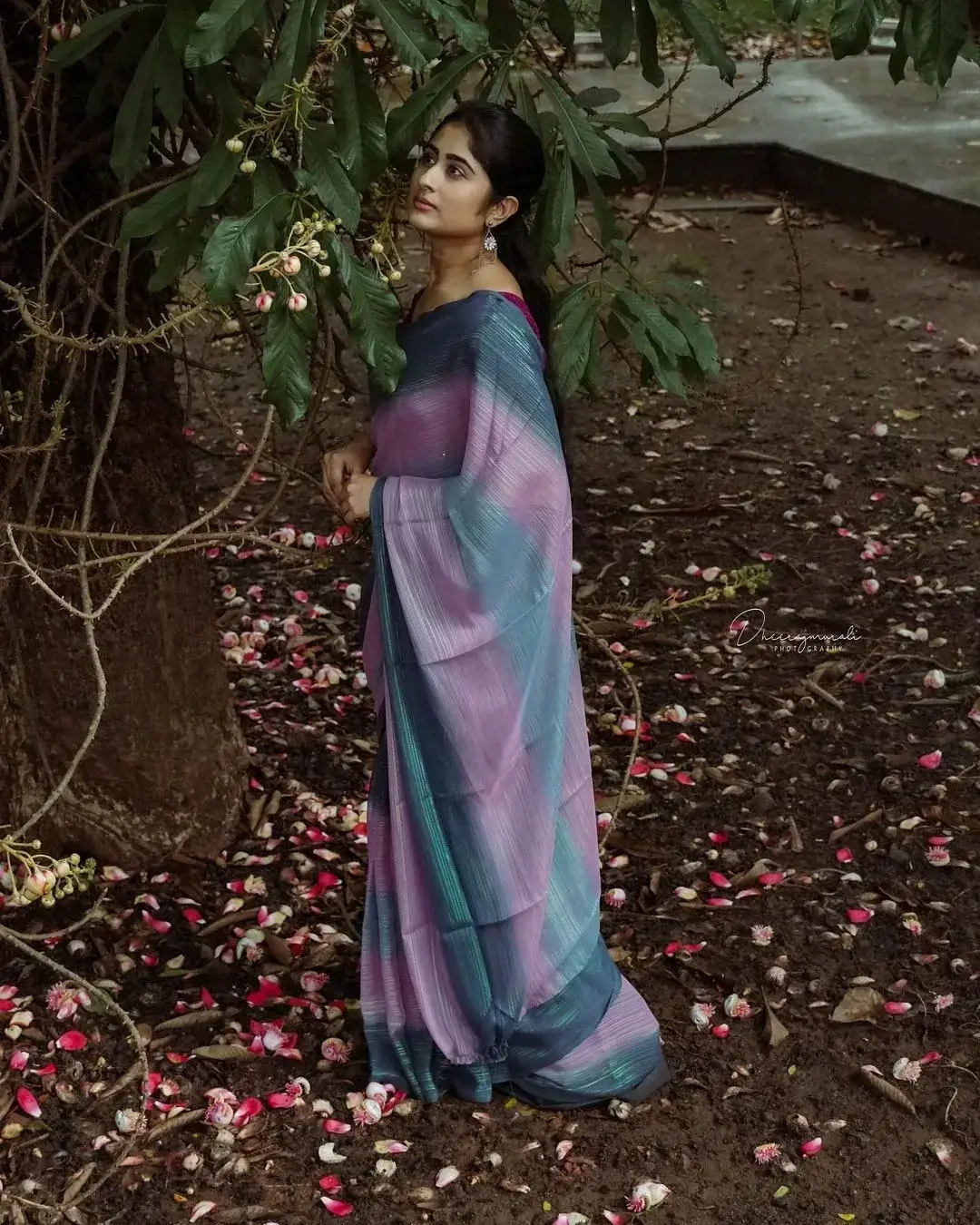 INDIAN TV ACTRESS KRISHNA PRIYA NAIR IN BLUE SAREE 6